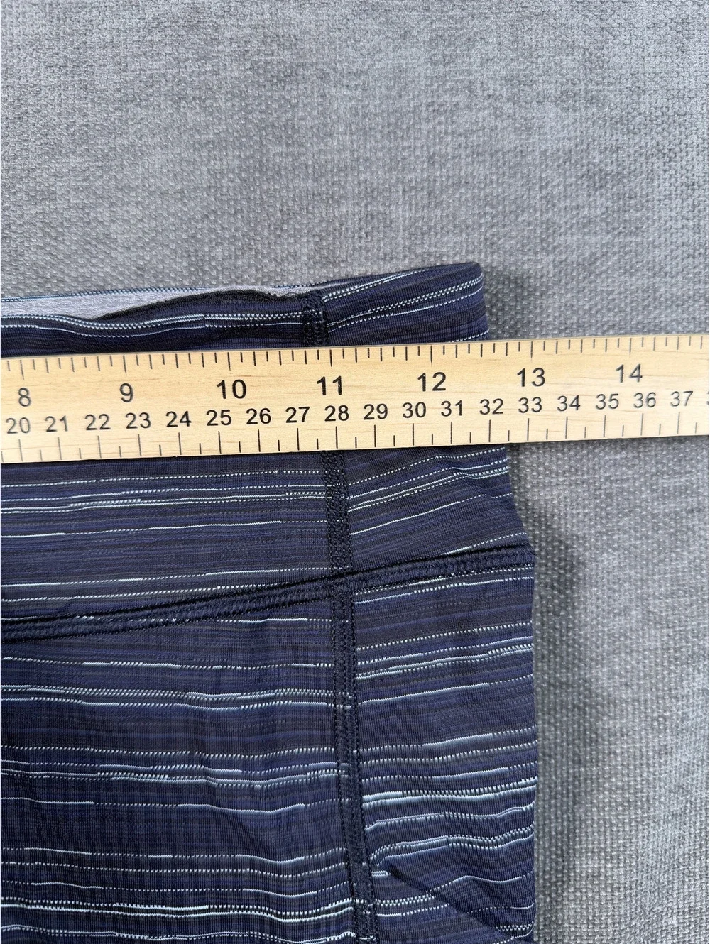 Lululemon Pace Rival Crop Leggings in Cyber Stripe Naval Blue Black, Size 4